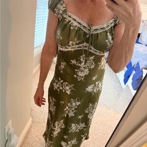NWT Inspired Hearts Green Floral Silk Dress